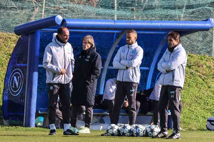 Conte e i suoi collaboratori a lavoro