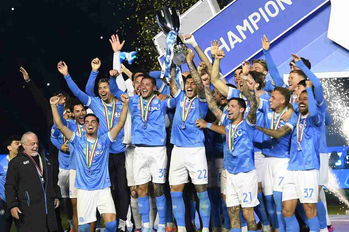 Napoli durante i festeggiamenti Supercoppa