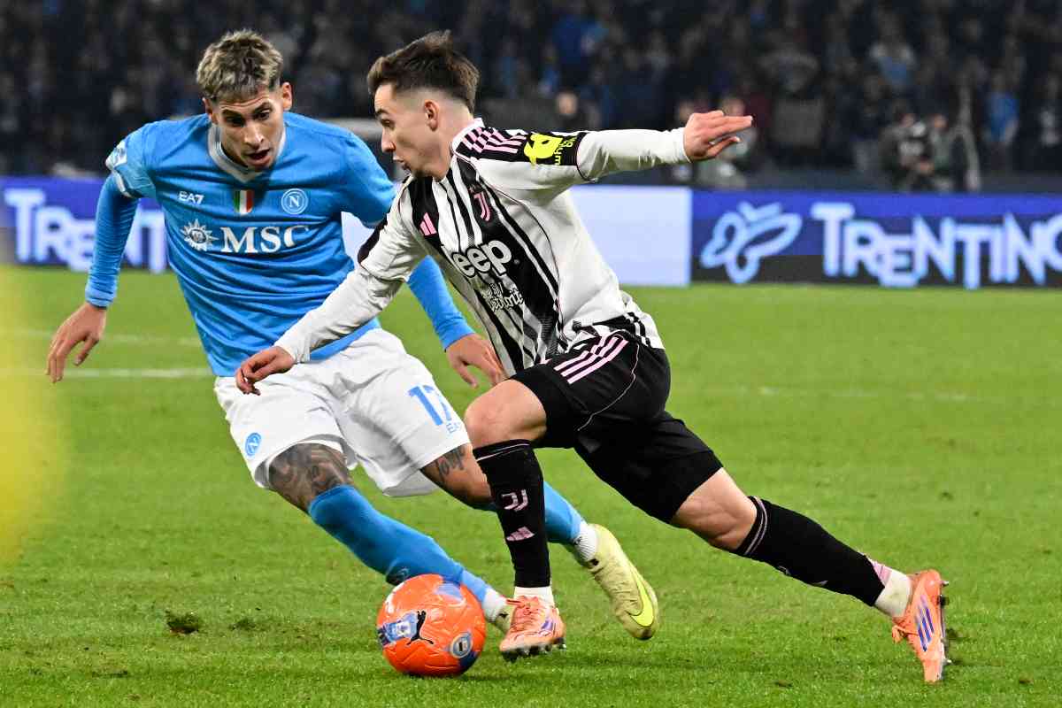 Mathias Olivera in campo con il Napoli durante la sfida di Serie A contro la Juventus