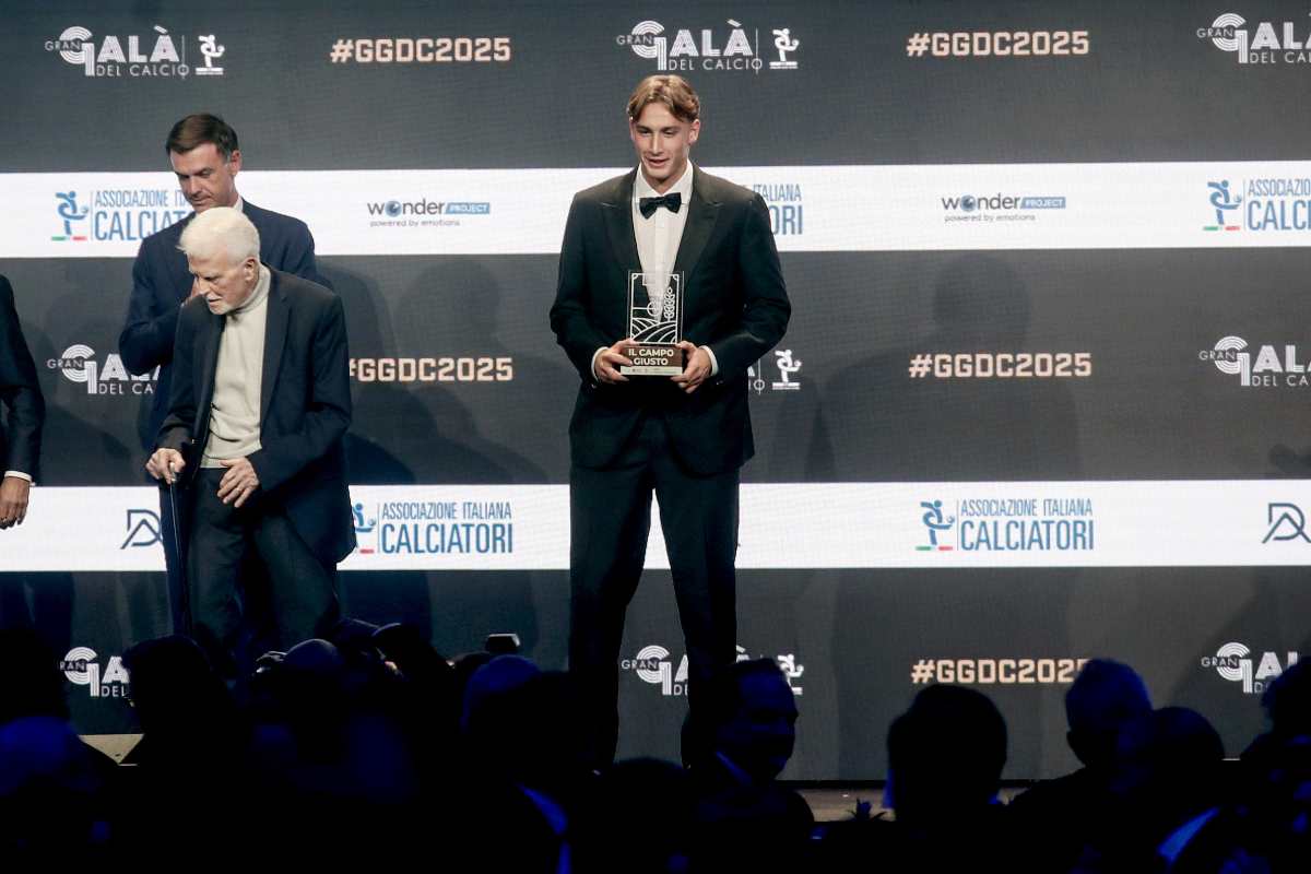 Pio Esposito premiato come miglior giovane italiano del 2025