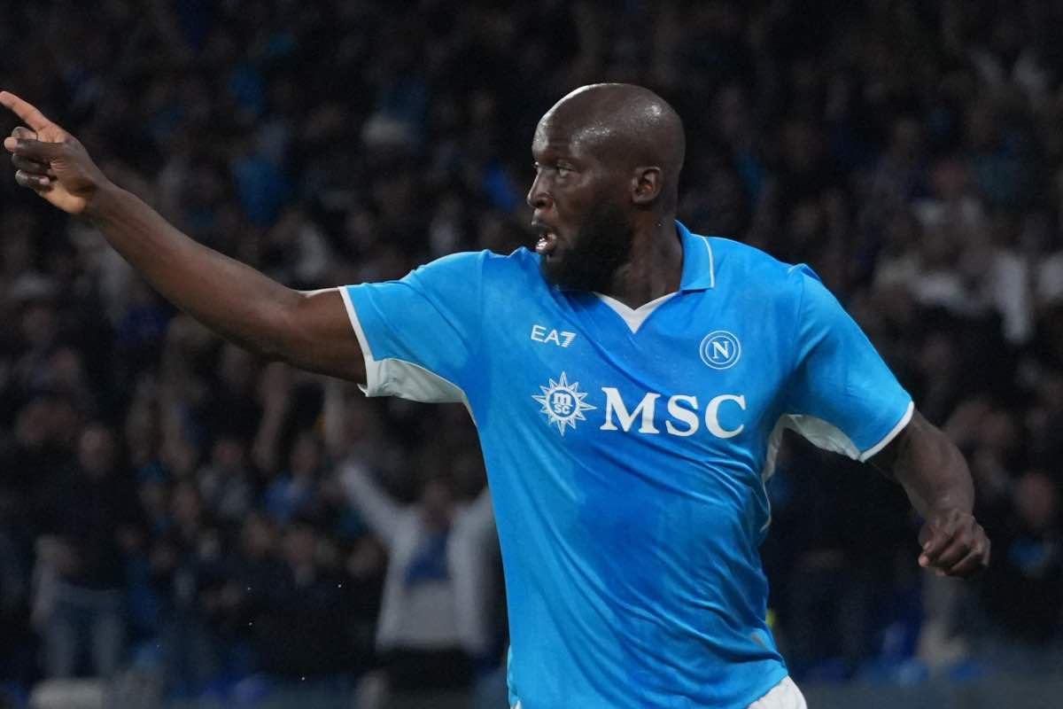 Romelu Lukaku in campo pre-infortun io con il Napoli