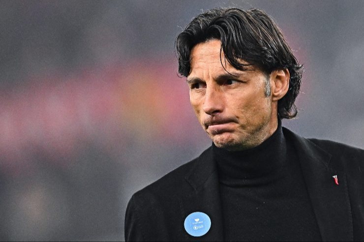 Andrea Cioffi, ex allenatore dell’Udinese, in panchina durante una partita di Serie A.