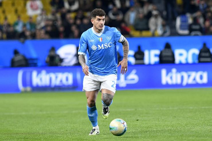 Di Lorenzo conduce palla in partita