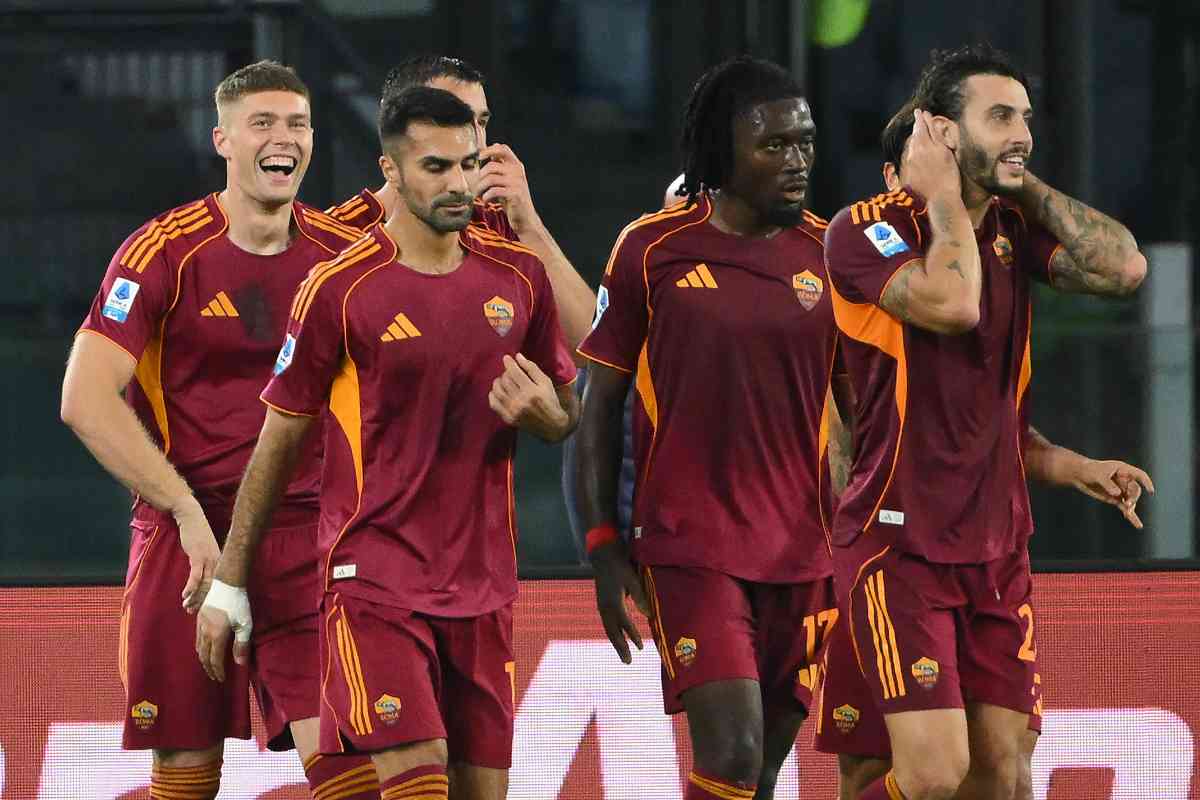 L'esultanza della Roma dopo un gol di Dovbyk