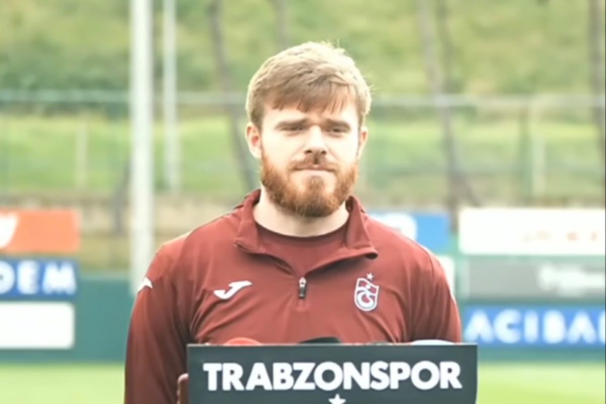 Napoli, Arseniy Batagov risponde alle domande dei giornalisti