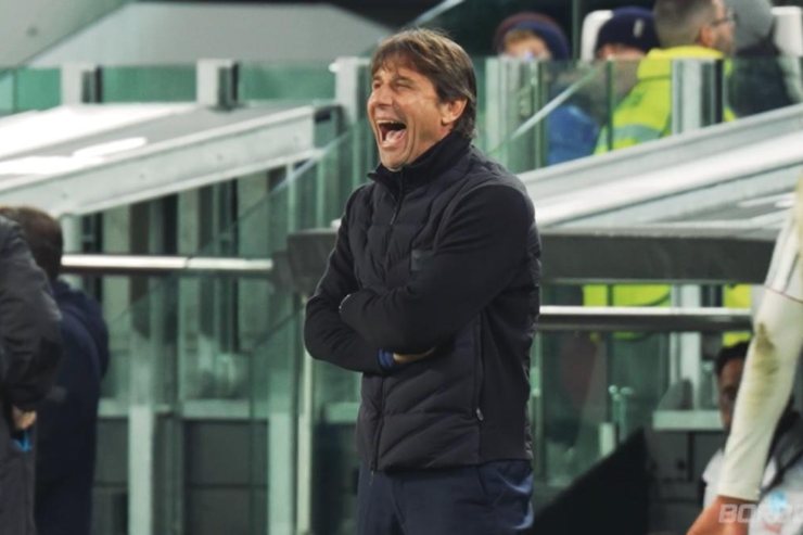 Conte inveisce contro l'arbitro