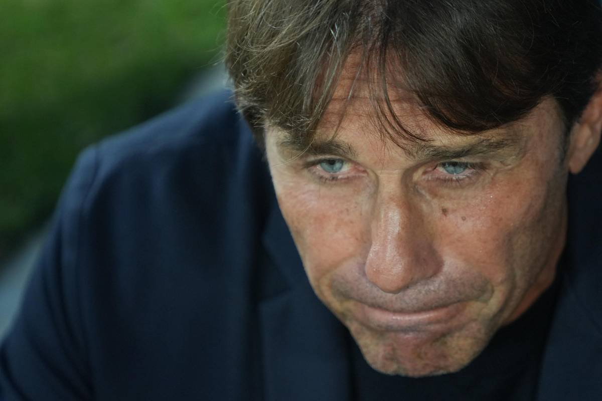 Conte con lo sguardo preoccupato