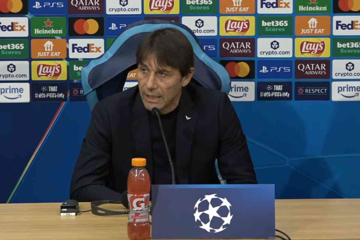 Conte in conferenza stampa per Napoli-Chelsea