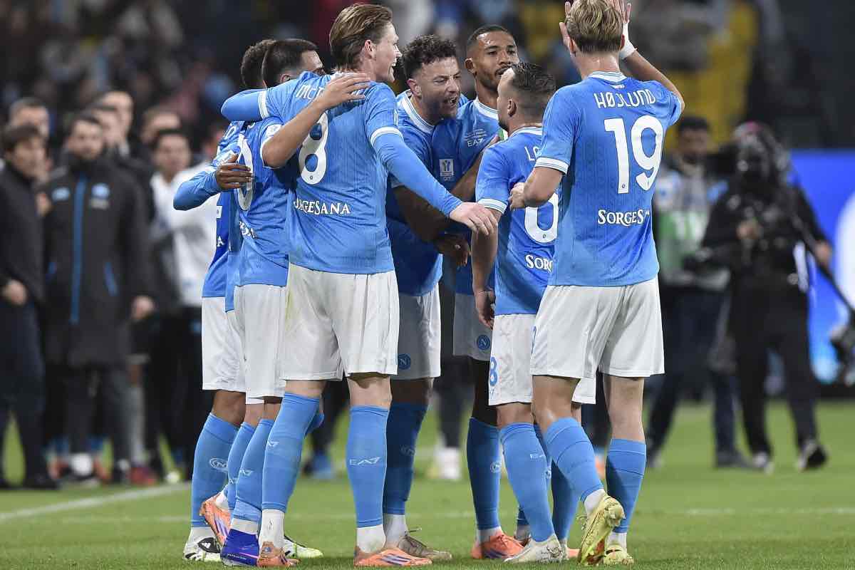 Napoli, azzurri in campo per la Supercoppa