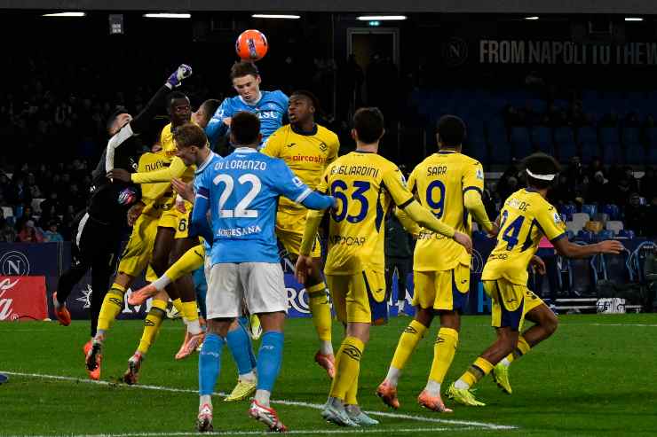 Napoli in campo contro il Verona