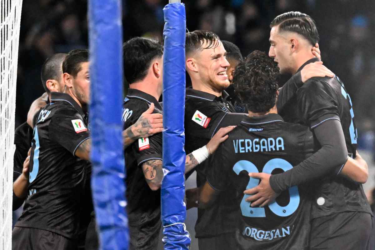 Vergara festeggia con la squadra