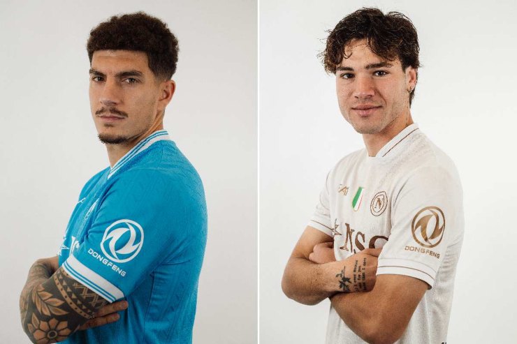 Di Lorenzo e Vergara in una foto con le maglie del Napoli con il nuovo sponsor Dongfeng