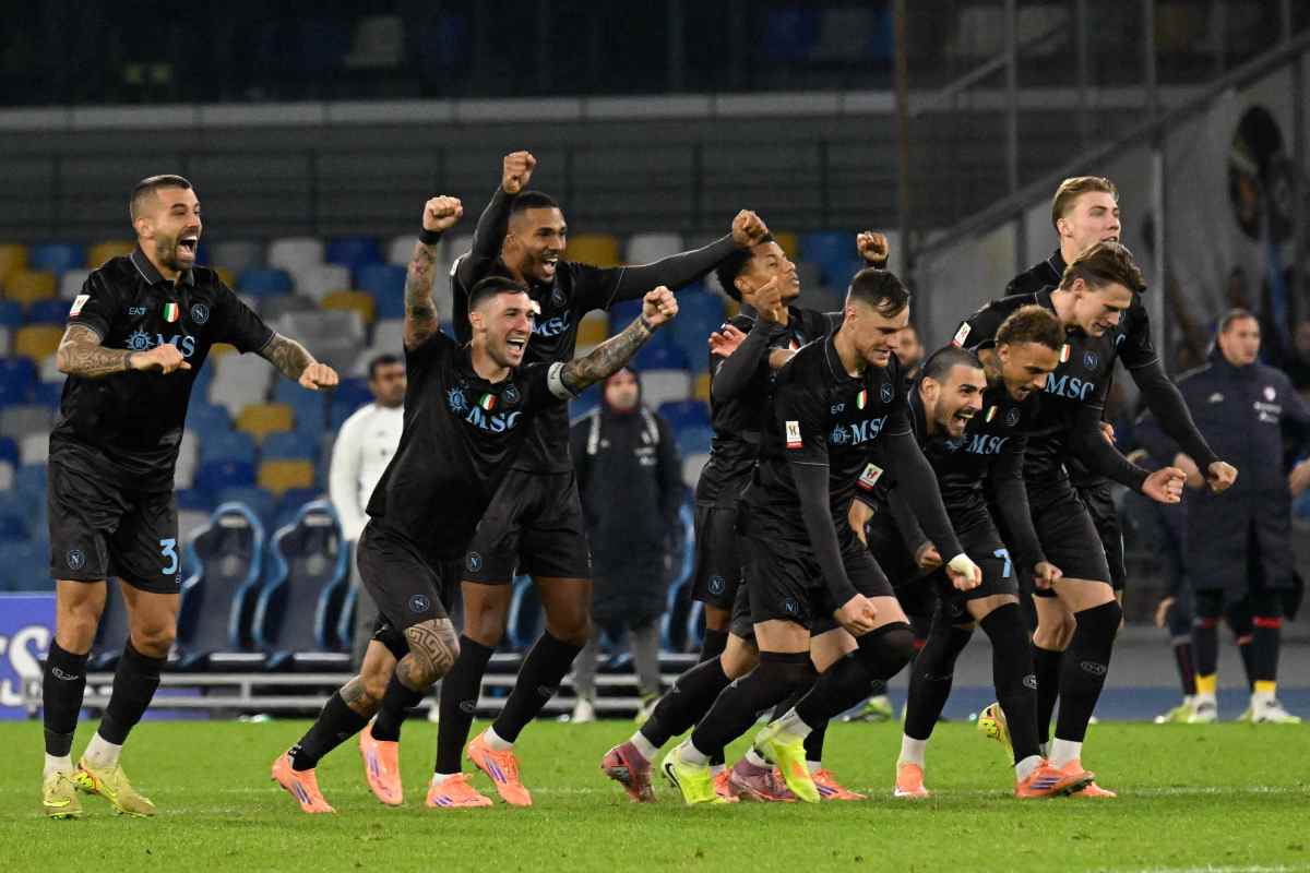 I giocatori del Napoli esultando durante la sequenza di rigori in Coppa Italia