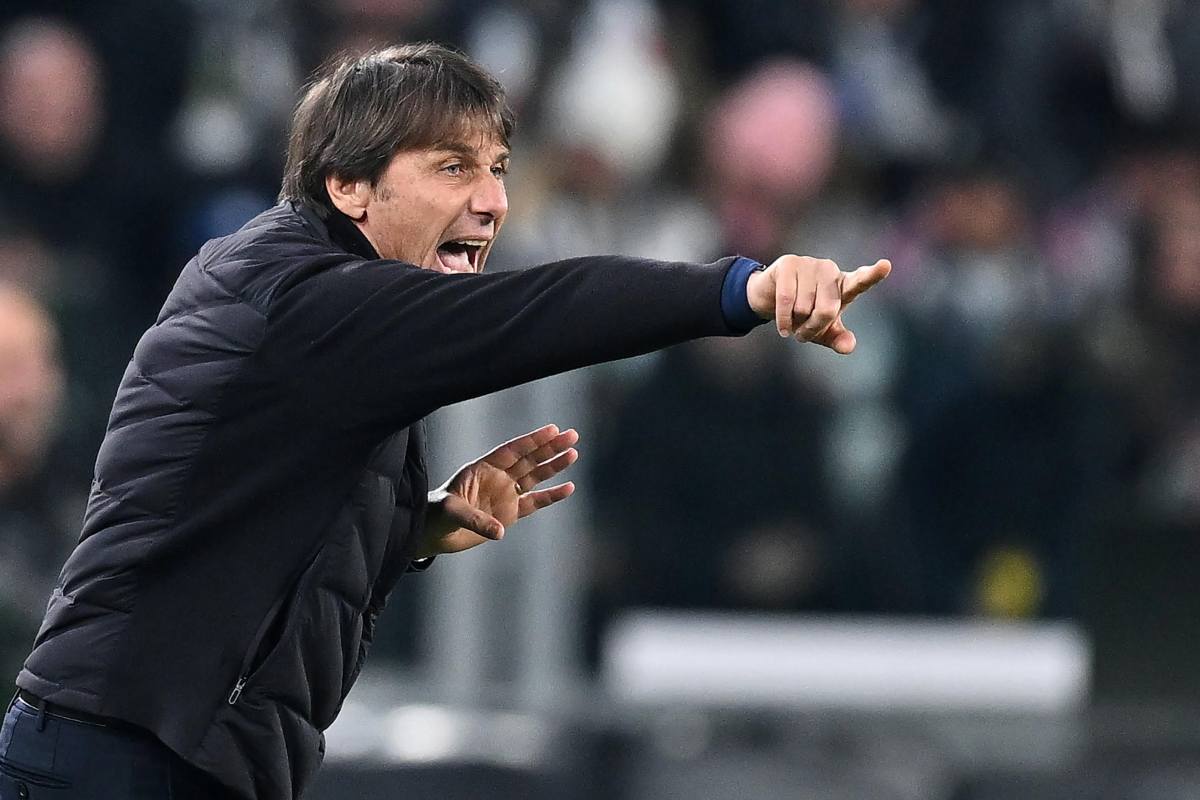 Antonio Conte, allenatore del Napoli, nel corso del match contro la Juventus