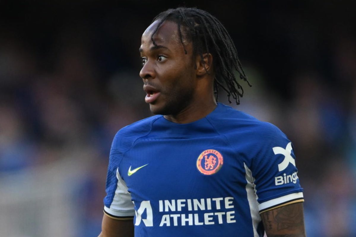 Raheem Sterling in campo con il Chelsea