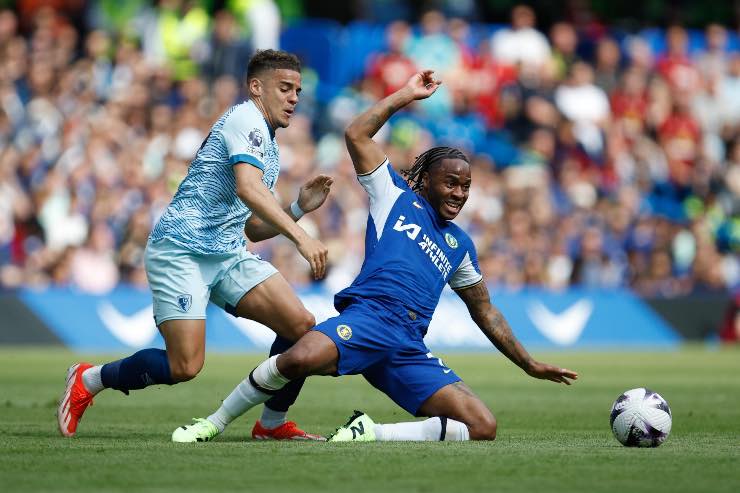 Raheem Sterling in campo per la Premier League