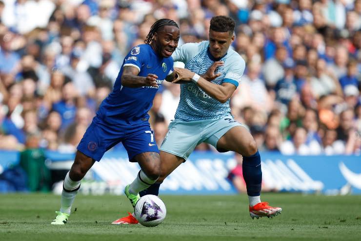 Raheem Sterling in campo per la Premier League