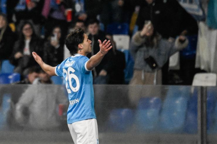 Vergara esulta sotto la curva