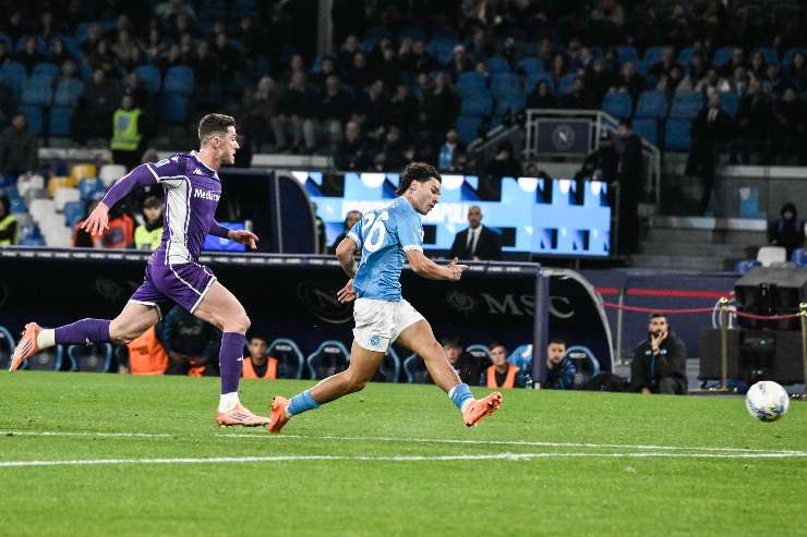 Vergara in azione contro la Fiorentina