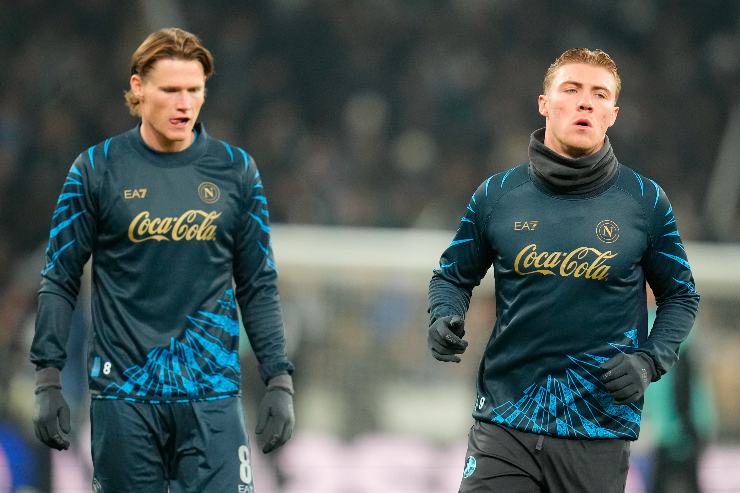 I calciatori del Napoli durante il riscaldamento