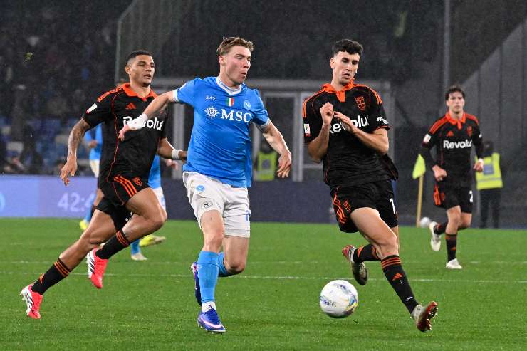 Rasmus Hojlund in campo contro il Como