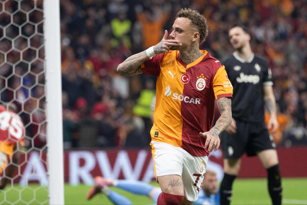 Noa Lang esulta dopo il gol segnato contro la Juventus in Champions League