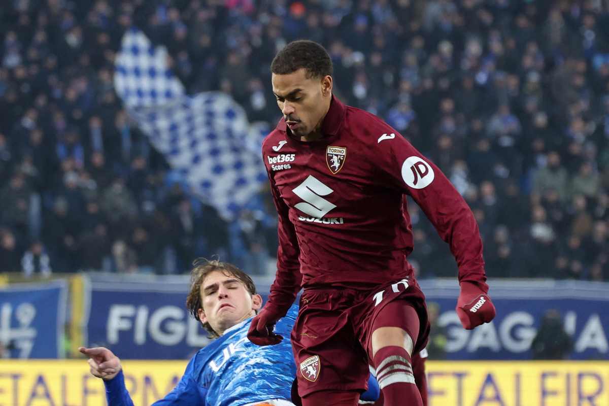 Ngonge con la maglia del Torino in partita