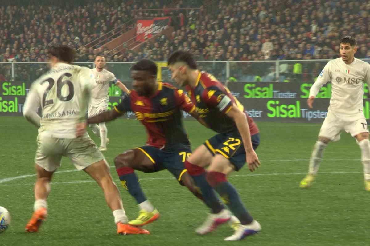 Il pestone di Cornet su Vergara che ha portato al rigore per il Napoli