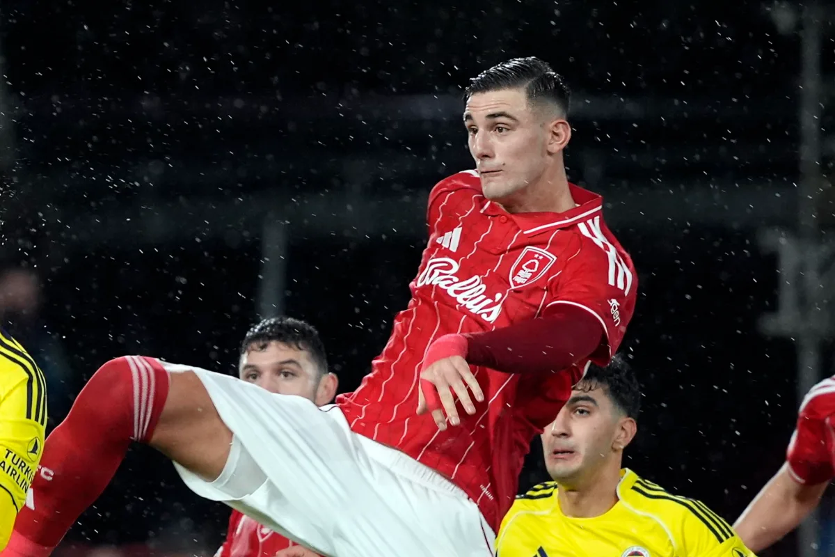 Lorenzo Lucca in partita con il Nottingham