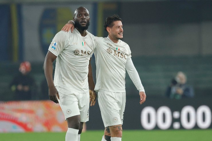 Romelu Lukaku e Pasquale Mazzocchi dopo il gol al Verona