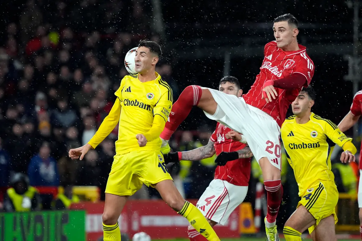 Lorenzo Lucca in partita con il Nottingham