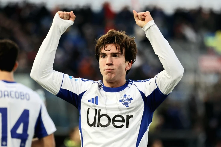 Perrone esulta al gol con il Como