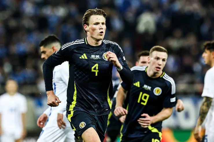 McTominay esulta al gol con la Scozia