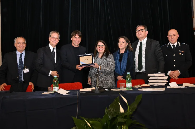 Conte incontro detenuti Poggioreale