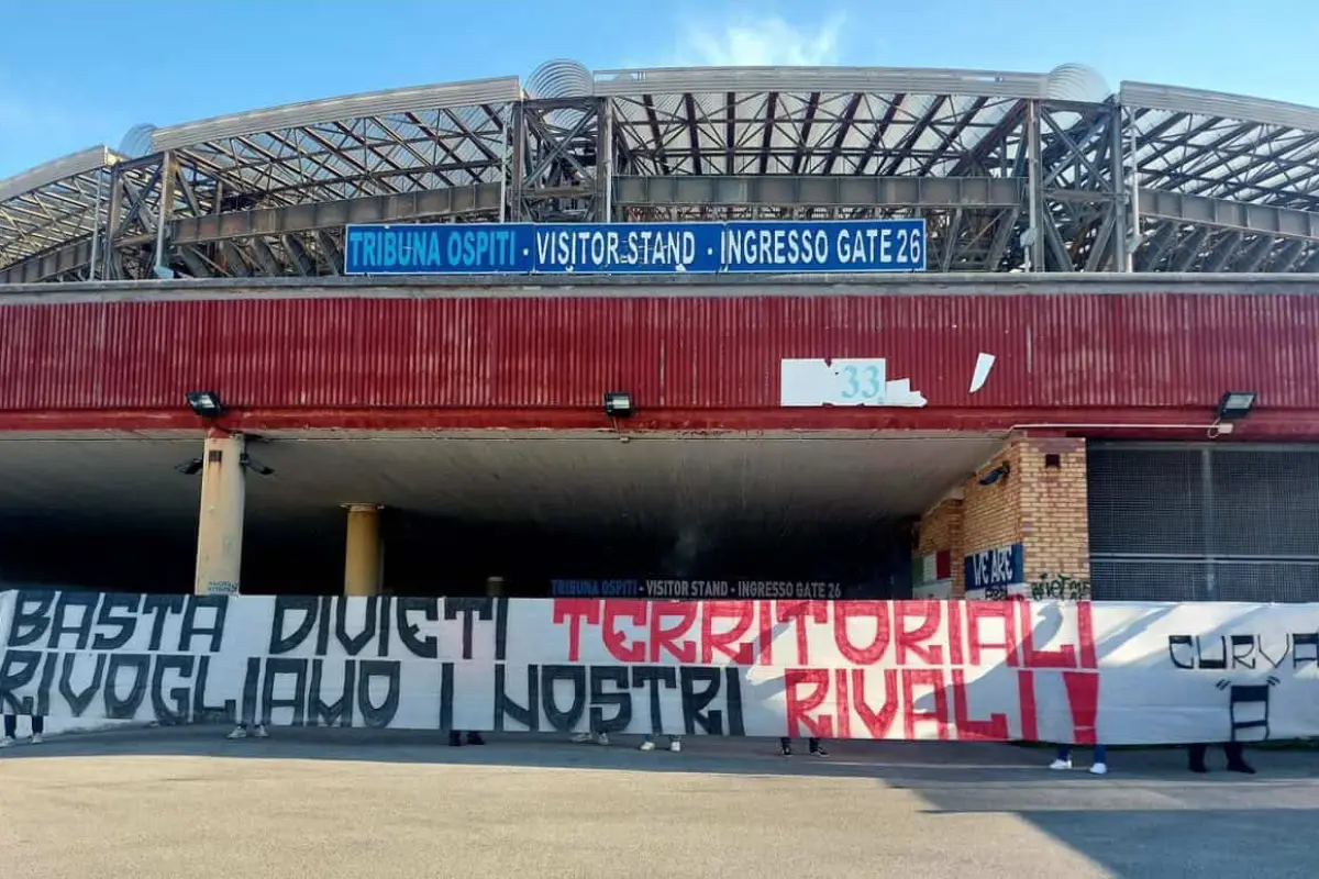 Striscione dei tifosi
