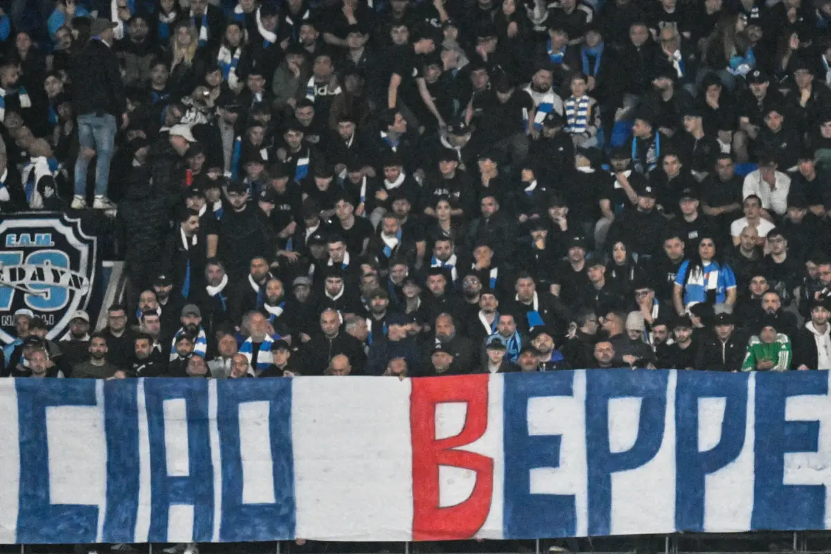 Napoli-Milan, l’omaggio del Maradona a Beppe Savoldi durante il match