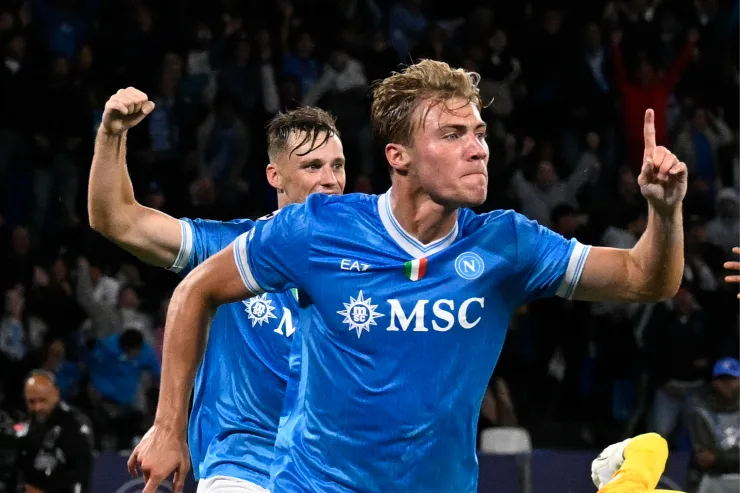 Hojlund esulta al gol 