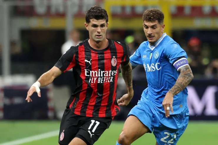 Pulisic e Di Lorenzo in contrasto in partita