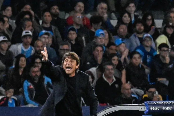 Antonio Conte, allenatore del Napoli, nel corso del match contro il Bologna