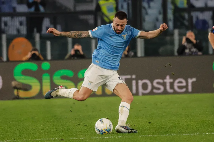 Mario Gila, difensore della Lazio, nel corso del match di Coppa Italia contro l'Atalanta