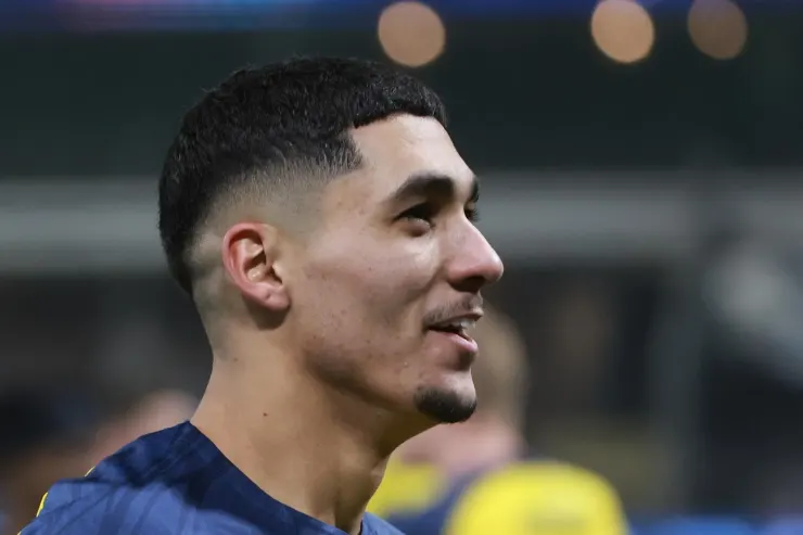 Khalaili, centrocampista del Napoli, durante una partita in maglia azzurra