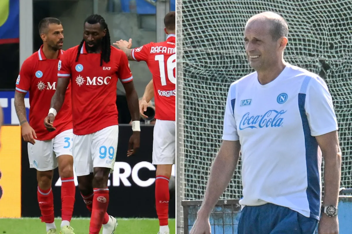 Anguissa in maglia rossa del Napoli corre insieme ai compagni di squadra durante una partita
