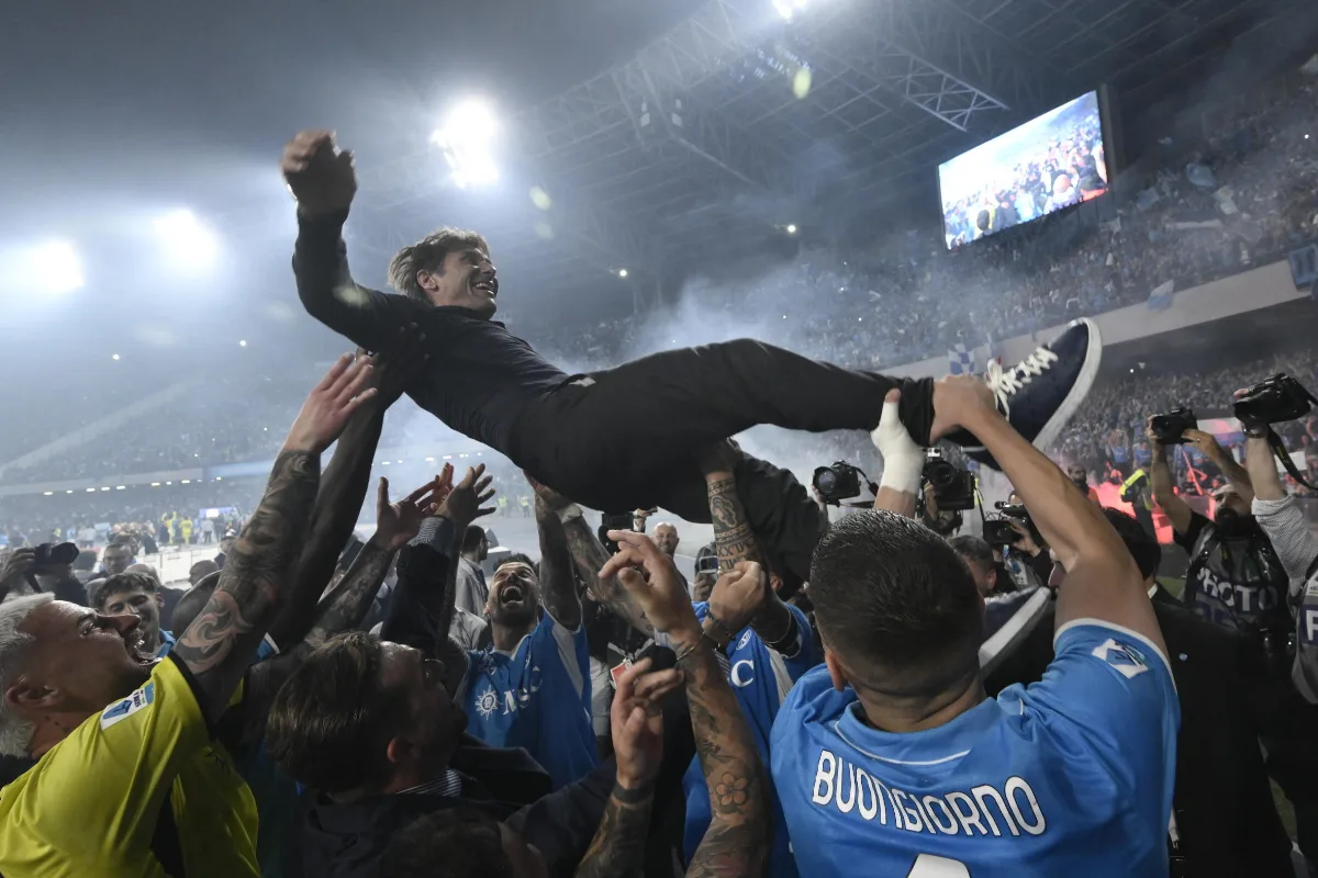 "DOPO NAPOLI TORNO AD ALLENARE?": ARRIVA L'ANNUNCIO DI ANTONIO CONTE!