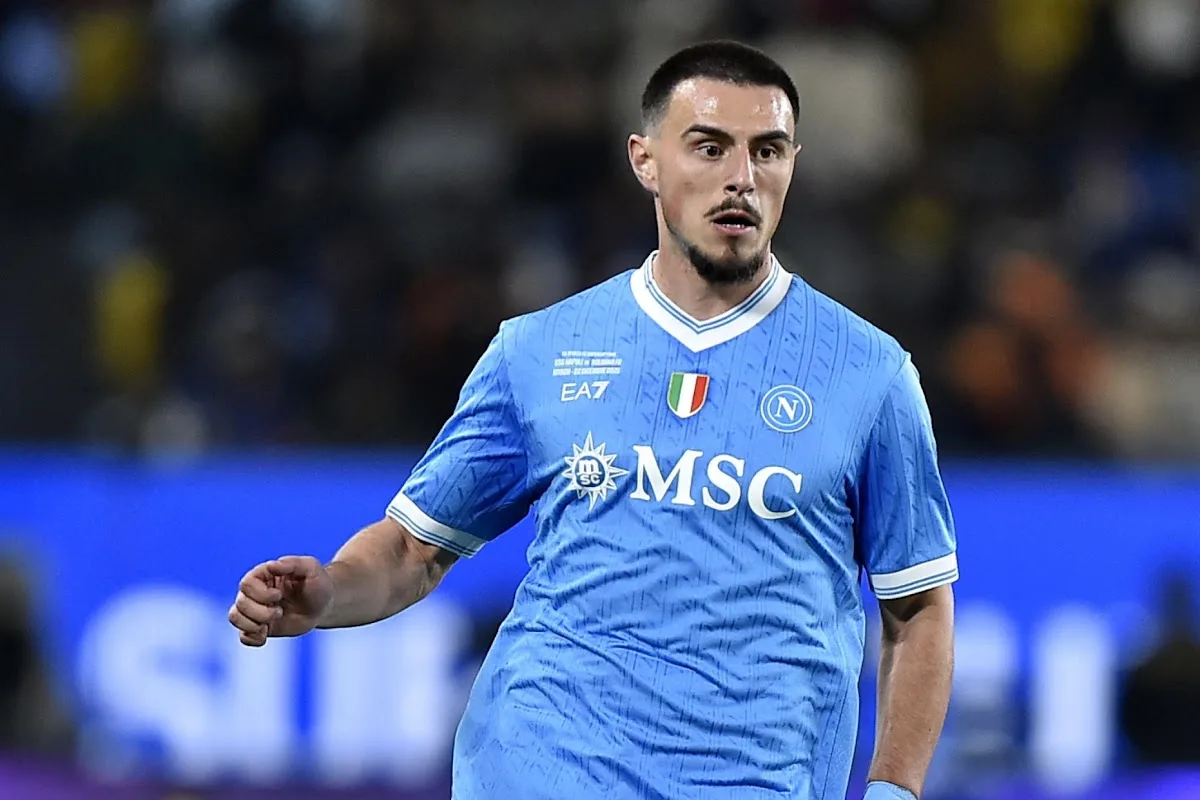 Elmas in maglia azzurra