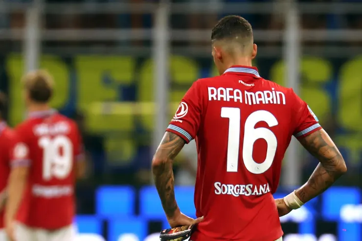Rafa Marin con la maglia del Napoli numero 16 durante una partita